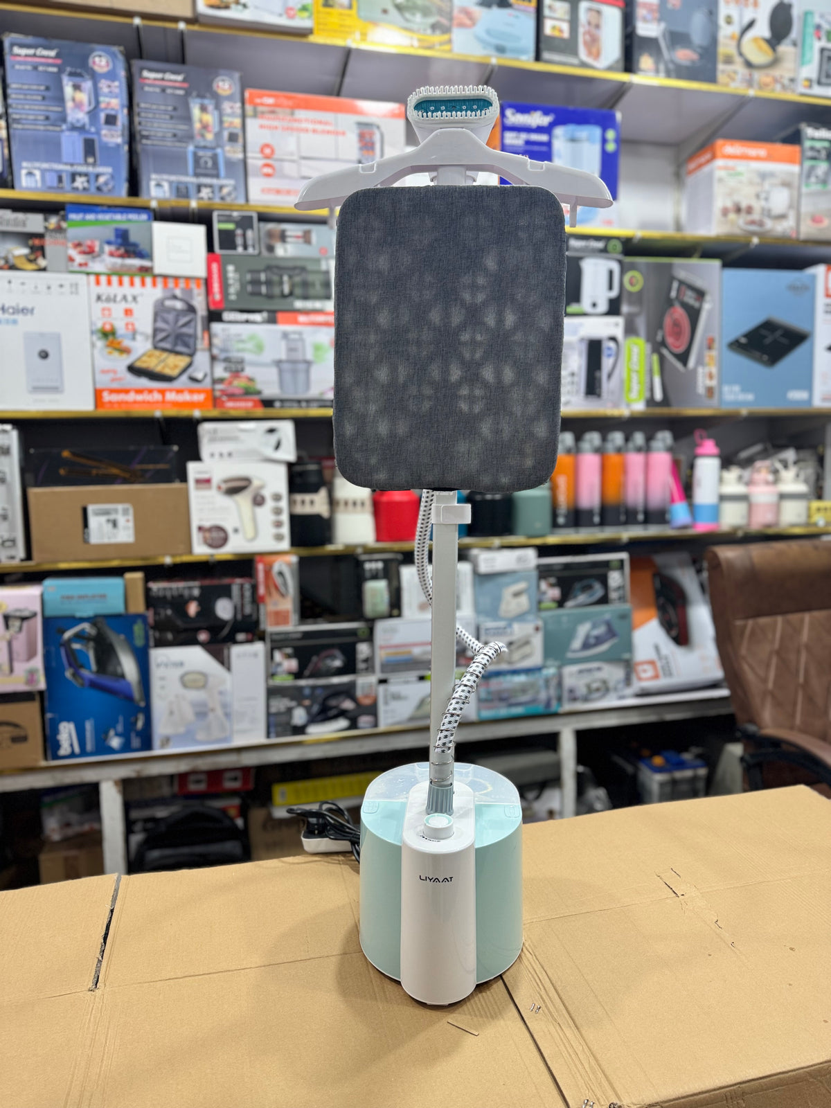 Liyaat Garment Steamer with Stand (MY-2128) GM Electronic