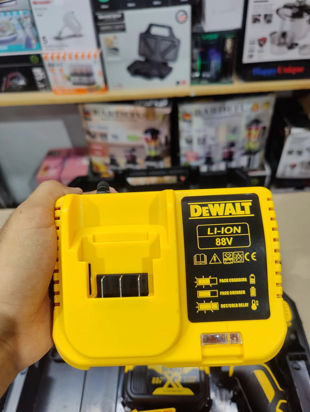 DeWalt 88V Max XR Cordless Brushless Drill Kit (13mm Chuck, 2x Battery)