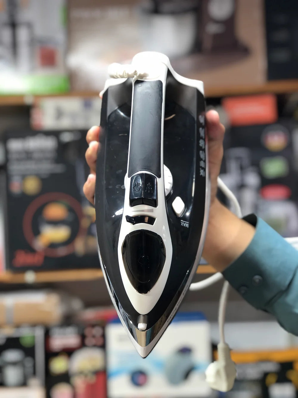 UAKEEN 3000W Steam Iron with Nano Ceramic Soleplate