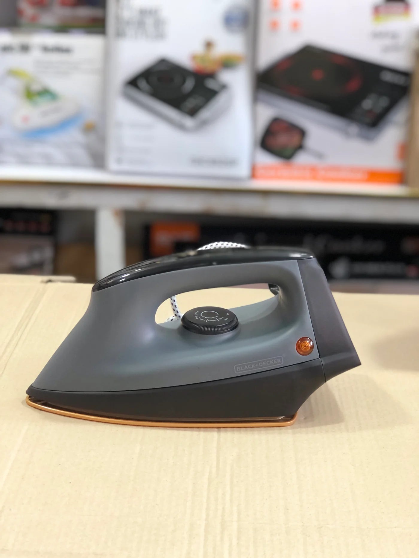 Black+Decker BXIR1102IN 1100W Heavy Weight Dry Iron