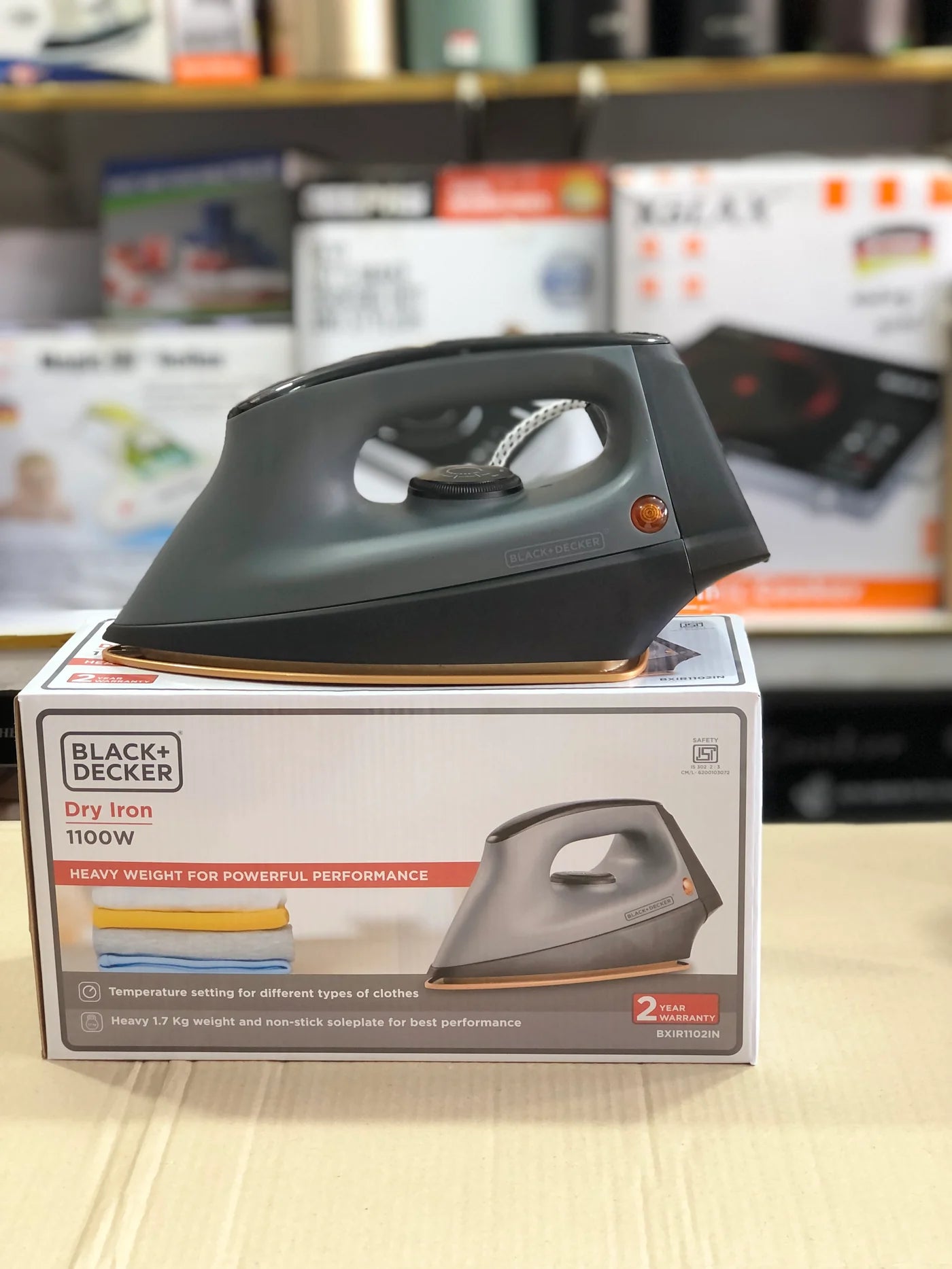 Black+Decker BXIR1102IN 1100W Heavy Weight Dry Iron