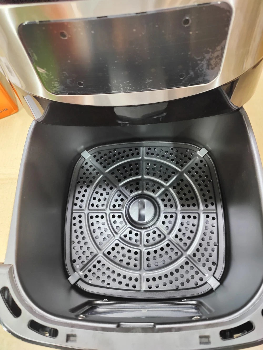 Geepas 9.2L Digital Air Fryer GAF37524 – Convection Vortex Rapid Air Technology, LED Touchscreen, 60-Min Timer, Oil-Free | 2 Year Warranty