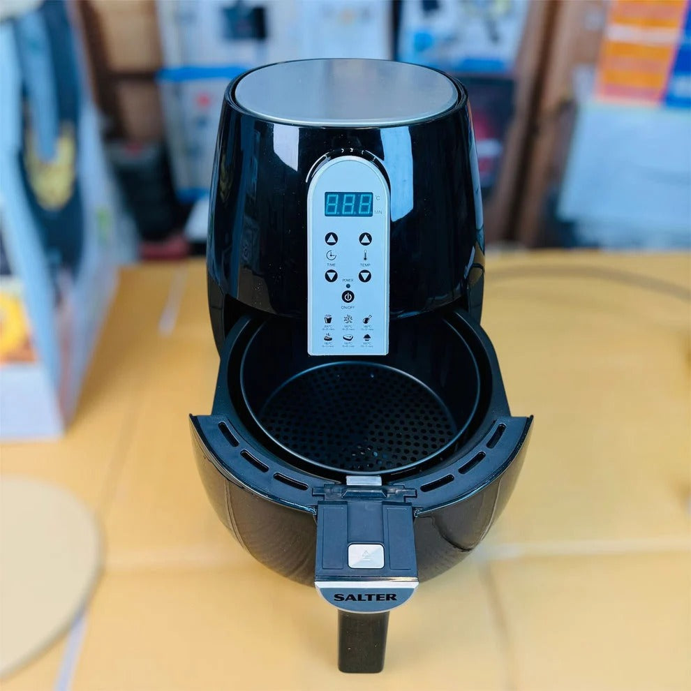 Salter 4.5L XL Digital Air Fryer – 1500W Family Size Low Fat Cooker with Auto Shut-Off, LED Display & 60-Min Timer